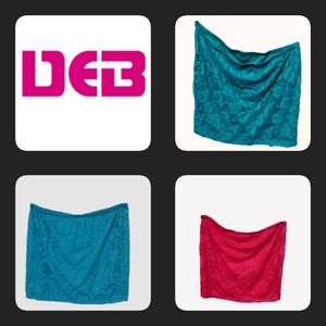 D.E.B. 3 Skirts with elastic band at the top.